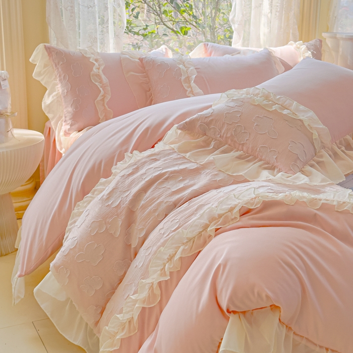 91家纺网 家纺一手货源 找家纺 狂想家  2025新款立体蕾丝花边梦娜系列四件套 梦娜蜜桃粉