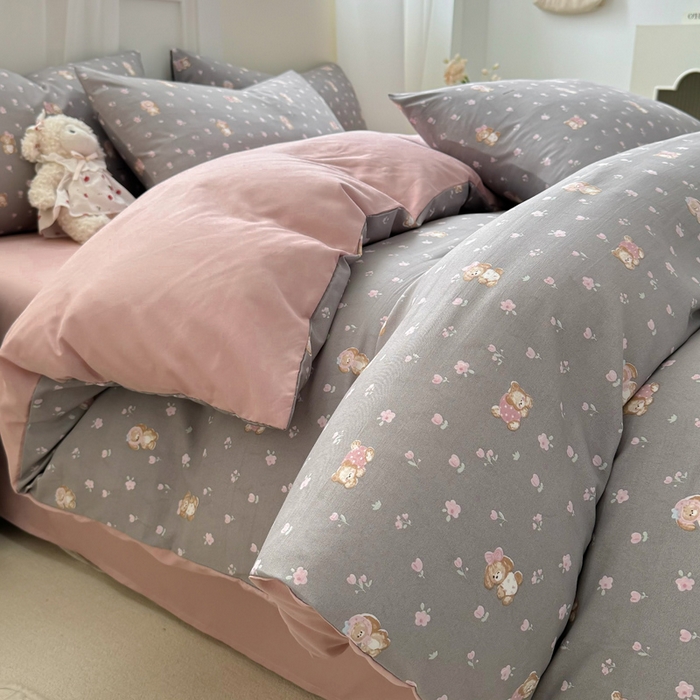 91家纺网 家纺一手货源 找家纺 丝芙妮家居2025新款水洗针织棉双层纱印花四件套 花舞小熊