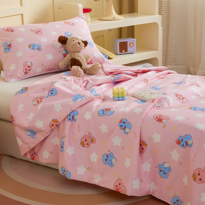 91家纺网 家纺一手货源 找家纺 ds生活馆 2025新款儿童学生纯棉精梳棉系列单夏被 水果恐龙