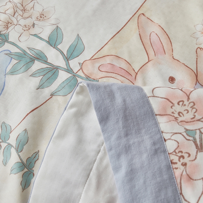 91家纺网 家纺一手货源 找家纺 荷马之梦 2025新款天竹系列—A类原创手绘风大版天竹纤维四层纱儿童盖毯 飞马小王子