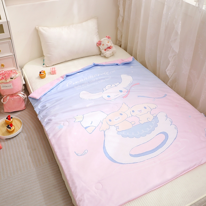 91家纺网 家纺一手货源 找家纺 2025新款三丽鸥正版授权库洛米儿童大版夏被夏凉被凉感天丝空调被夏凉被幼儿园午睡凉席夏被三件套 大耳狗-天鹅