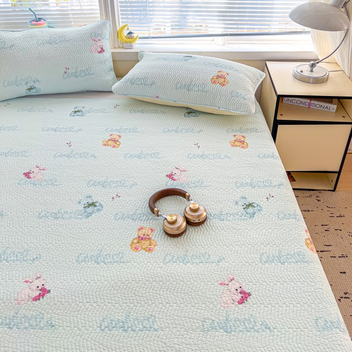 91家纺网 家纺一手货源 找家纺 羽爱家纺 2025全棉13372新疆棉花床盖三件套甜梦小熊