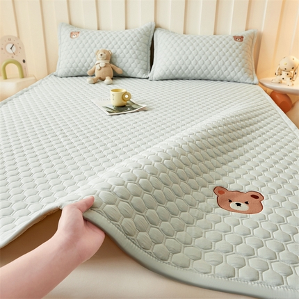 布卢姆床垫 2025新款A类水洗棉刺绣抗菌床护垫 小熊仔-浅绿