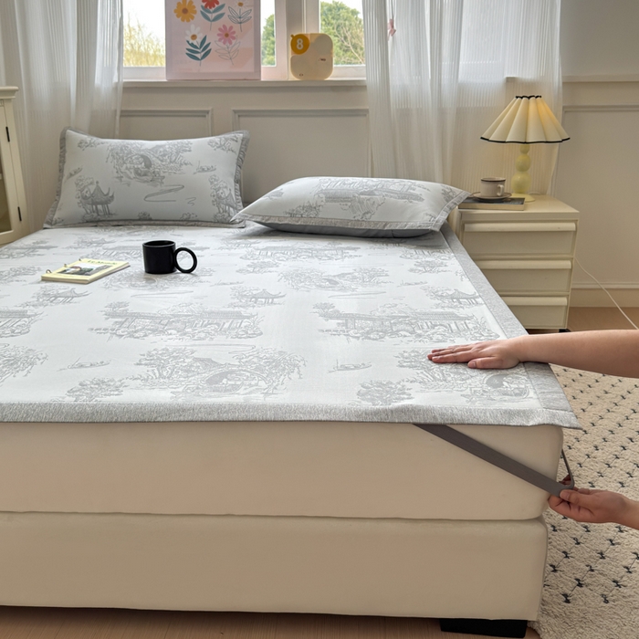 91家纺网 家纺一手货源 找家纺 花漾家居 2025新款A类色织提花PE凉感丝凉席三件套床单床笠款 床单款-江南灰