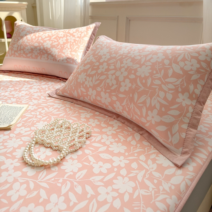 91家纺网 家纺一手货源 找家纺 花漾家居 2025新款A类色织提花PE凉感丝凉席三件套床单床笠款 床笠款-蔷薇粉