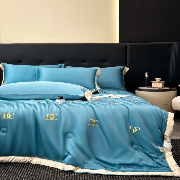 91家纺网 家纺一手货源 找家纺 满羽家纺 2025新款凉感冰丝夏被夏凉被空调被四件套 DC-宾利蓝