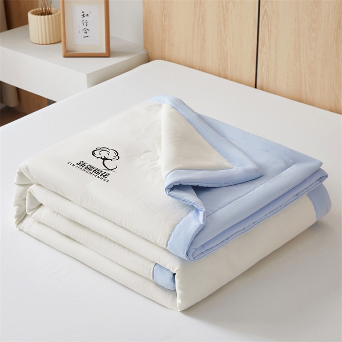 91家纺网 家纺一手货源 找家纺 爱屋及屋 2025新款纯色撞色100%棉花填充夏被夏凉被空调被夏季可机洗薄被子被芯 天蓝+奶白