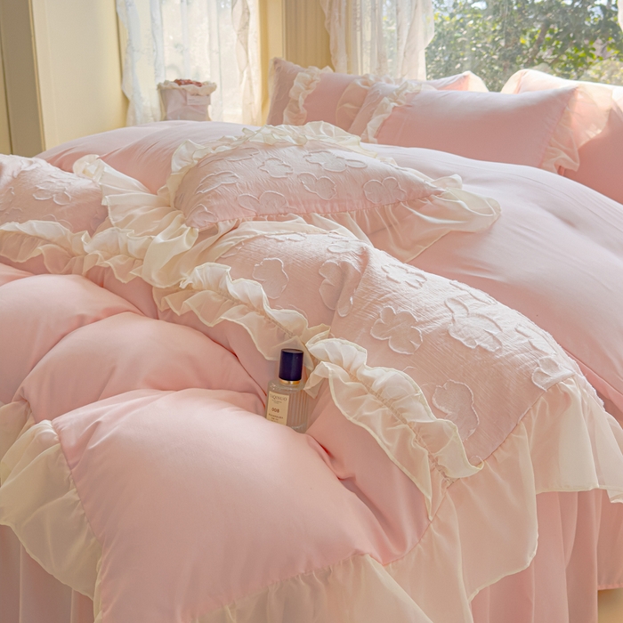 91家纺网 家纺一手货源 找家纺 狂想家  2025新款立体蕾丝花边梦娜系列四件套 梦娜蜜桃粉