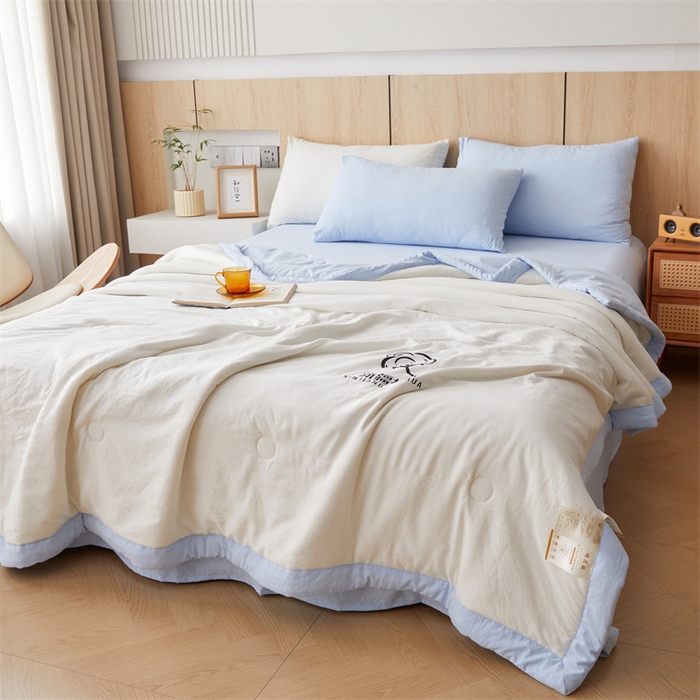 91家纺网 家纺一手货源 找家纺 爱屋及屋 2025新款纯色撞色100%棉花填充夏被夏凉被空调被夏季可机洗薄被子被芯 天蓝+奶白