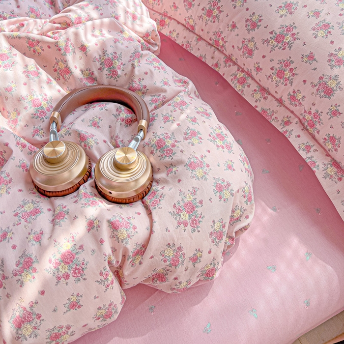 91家纺网 家纺一手货源 找家纺 暖芯优选 2025新款全棉纯棉一字绣四件套系列 甜美梦境