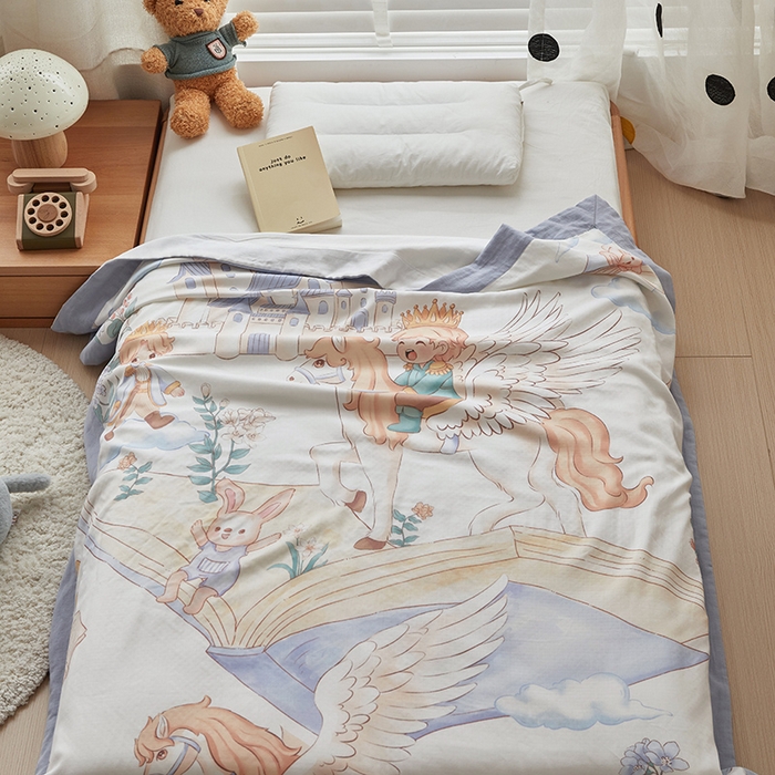 91家纺网 家纺一手货源 找家纺 （总）荷马之梦 2025新款天竹系列—A类原创手绘风大版天竹纤维四层纱儿童盖毯