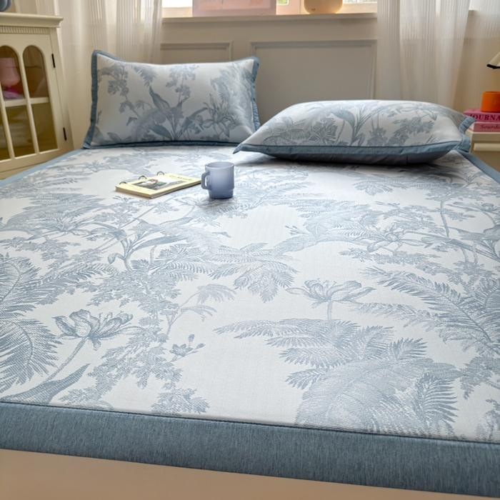 91家纺网 家纺一手货源 找家纺 花漾家居 2025新款A类色织提花PE凉感丝凉席三件套床单床笠款 床单款-芭蕉蓝