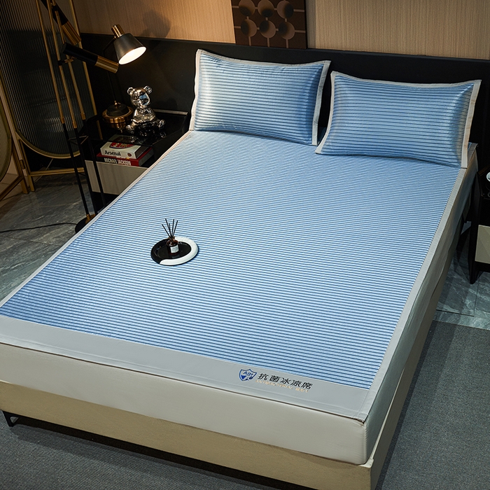 91家纺网 家纺一手货源 找家纺 999家纺 2025新款轻柔丝抗菌冰丝藤凉席（复合三明治款）宽包刺绣冰丝软席藤席 抗菌三明治冰丝藤席冰川-绅士蓝