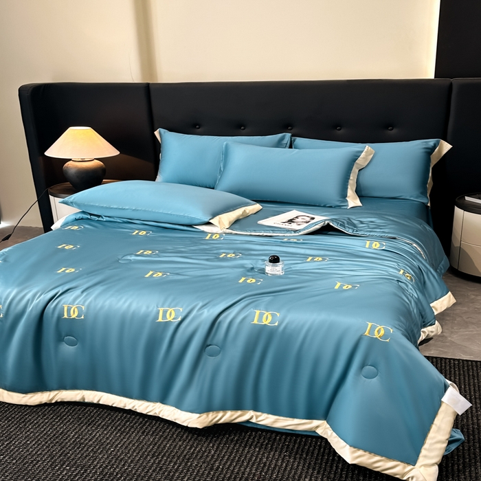 91家纺网 家纺一手货源 找家纺 满羽家纺 2025新款凉感冰丝夏被夏凉被空调被四件套 DC-宾利蓝