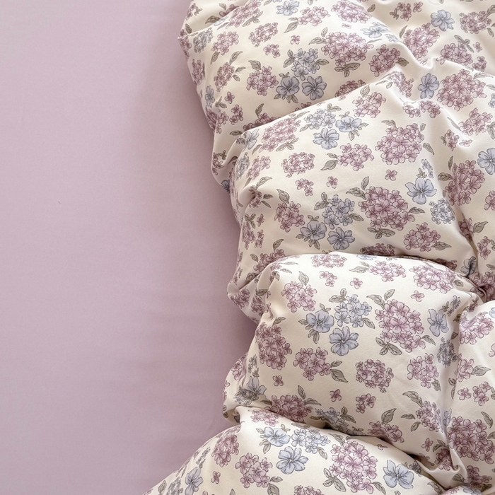 91家纺网 家纺一手货源 找家纺 丝芙妮家居2025新款水洗针织棉双层纱印花四件套 紫藤花开