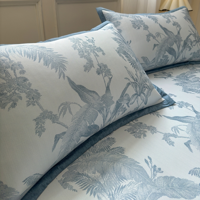 91家纺网 家纺一手货源 找家纺 花漾家居 2025新款A类色织提花PE凉感丝凉席三件套床单床笠款 床单款-芭蕉蓝