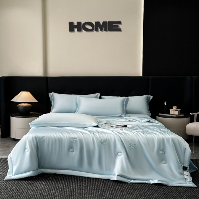 91家纺网 家纺一手货源 找家纺 满羽家纺 2025新款凉感冰丝夏被夏凉被空调被四件套 山茶花-清爽兰