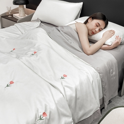 91家纺网 家纺一手货源 找家纺 （总）牛牛家纺 2025新款水洗冰丝刺绣夏被四件套