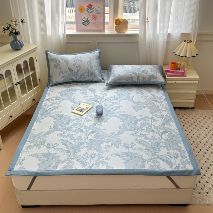 91家纺网 家纺一手货源 找家纺 花漾家居 2025新款A类色织提花PE凉感丝凉席三件套床单床笠款 床单款-芭蕉蓝