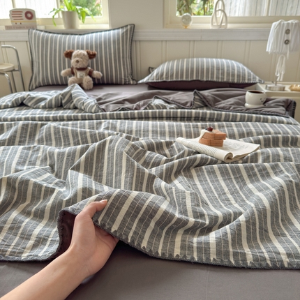 91家纺网 家纺一手货源 找家纺 莱登卡奴 2025新款A类全棉色织水洗棉大豆夏被四件套系列 色织夏被-雅诗深灰