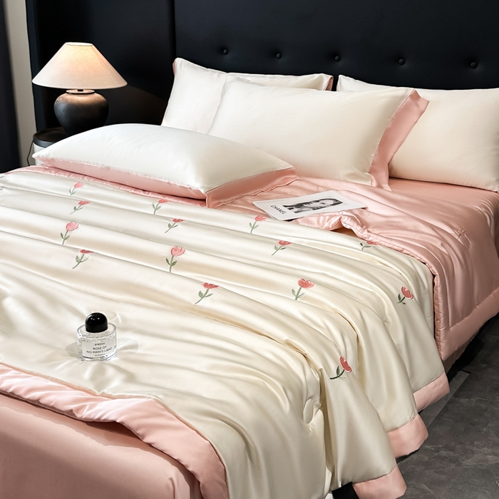 91家纺网 家纺一手货源 找家纺 满羽家纺 2025新款凉感冰丝夏被夏凉被空调被四件套 郁金香-奶白粉