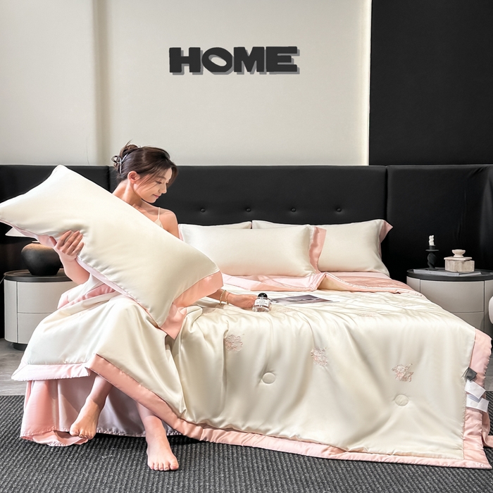 91家纺网 家纺一手货源 找家纺 满羽家纺 2025新款凉感冰丝夏被夏凉被空调被四件套 星星羊-奶白粉