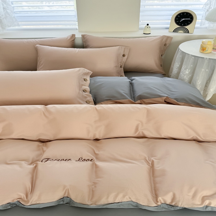 91家纺网 家纺一手货源 找家纺 2025新款A类纯色双拼长绒棉纯棉刺绣四件套 杏灰双韵