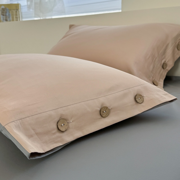 91家纺网 家纺一手货源 找家纺 艾迪尚家纺 2025新款A类纯色双拼长绒棉纯棉刺绣系列单品床笠 床笠单件（有单品 可定制） 杏灰双韵