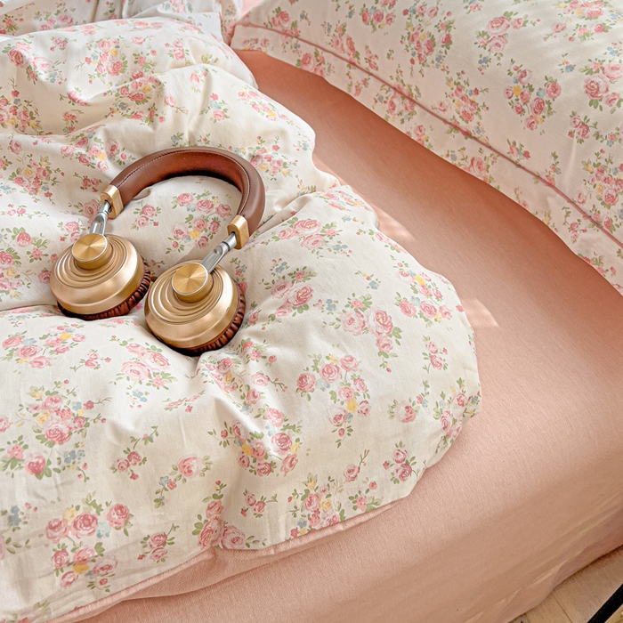 91家纺网 家纺一手货源 找家纺 暖芯优选 2025新款全棉纯棉一字绣四件套系列 花舞轻盈