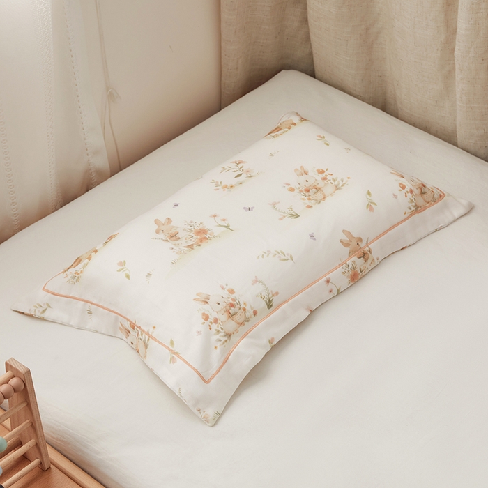 91家纺网 家纺一手货源 找家纺 荷马之梦 2025新款天竹系列—A类原创手绘风天竹纤维儿童枕套 春日郊游