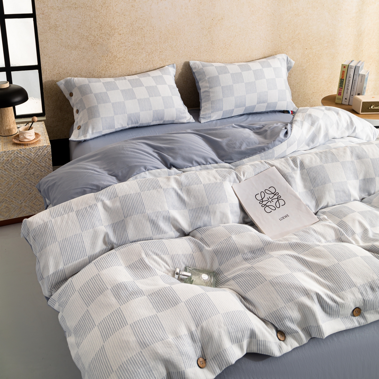 91家纺网 家纺一手货源 找家纺 恋之语 2025新款亲肤舒适提花纽扣款四件套 格律时尚-雾蓝