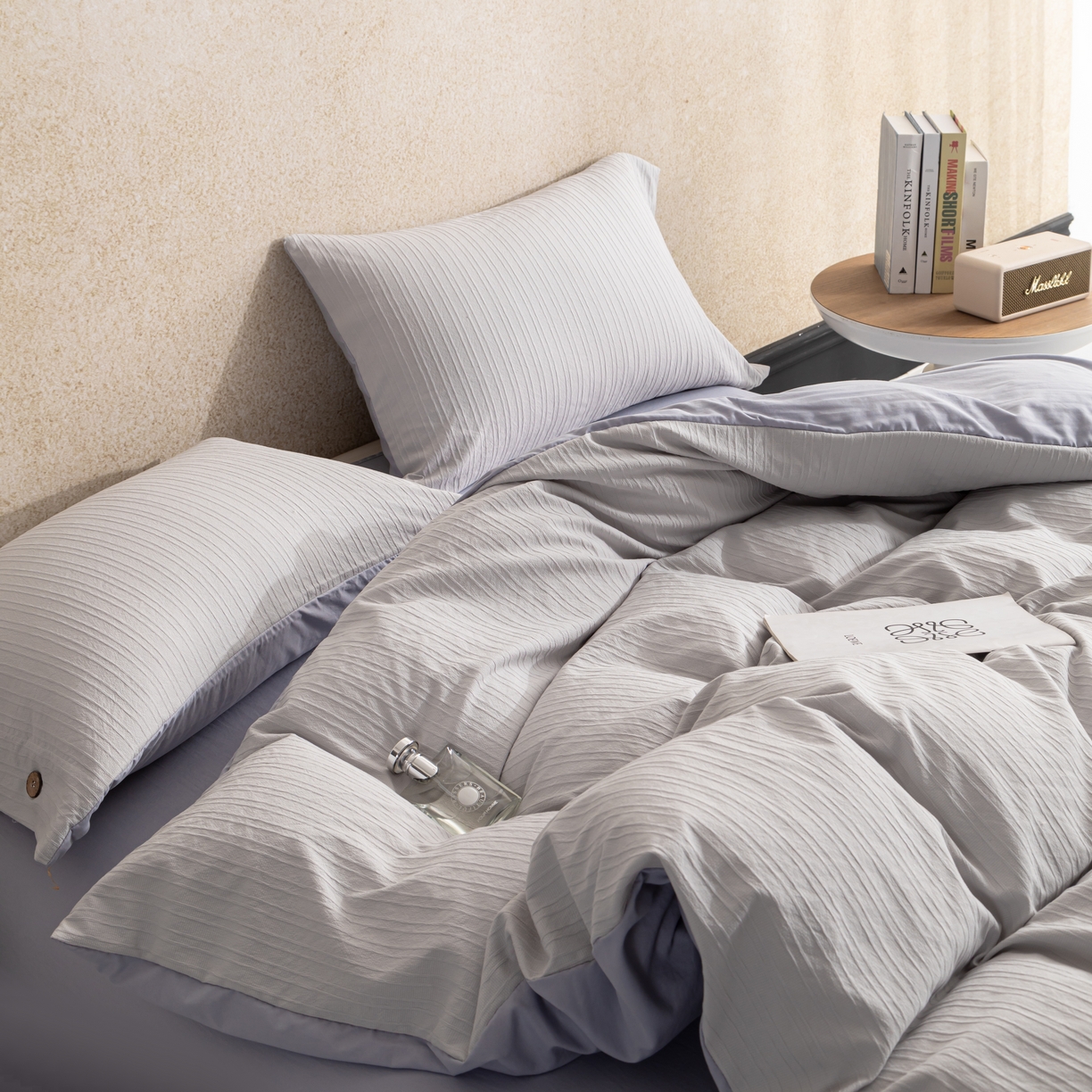 91家纺网 家纺一手货源 找家纺 恋之语 2025新款亲肤舒适提花纽扣款四件套 赛琳娜-雾蓝