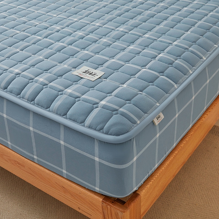 91家纺网 家纺一手货源 找家纺 喜居家纺2025新款A类水洗棉夹棉棉花床笠垫 棉-冰岛蓝