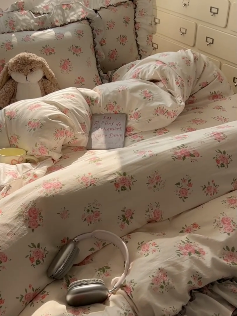 91家纺网 家纺一手货源 找家纺 眠帛家居 2025新款A类法式皱皱纱小清新蕾丝花边四件套 香溢