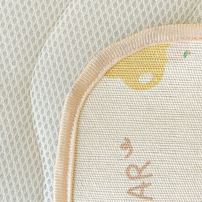 91家纺网 家纺一手货源 找家纺 富馨莱 2025新款幼儿园古藤席冰丝席双面可用儿童凉席双面凉感 奥利小熊