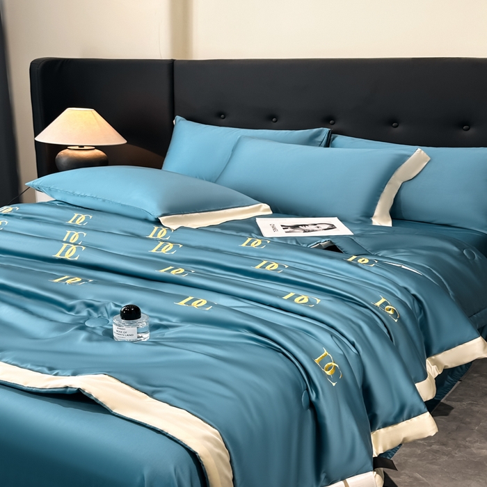 91家纺网 家纺一手货源 找家纺 满羽家纺 2025新款凉感冰丝夏被夏凉被空调被四件套 DC-宾利蓝