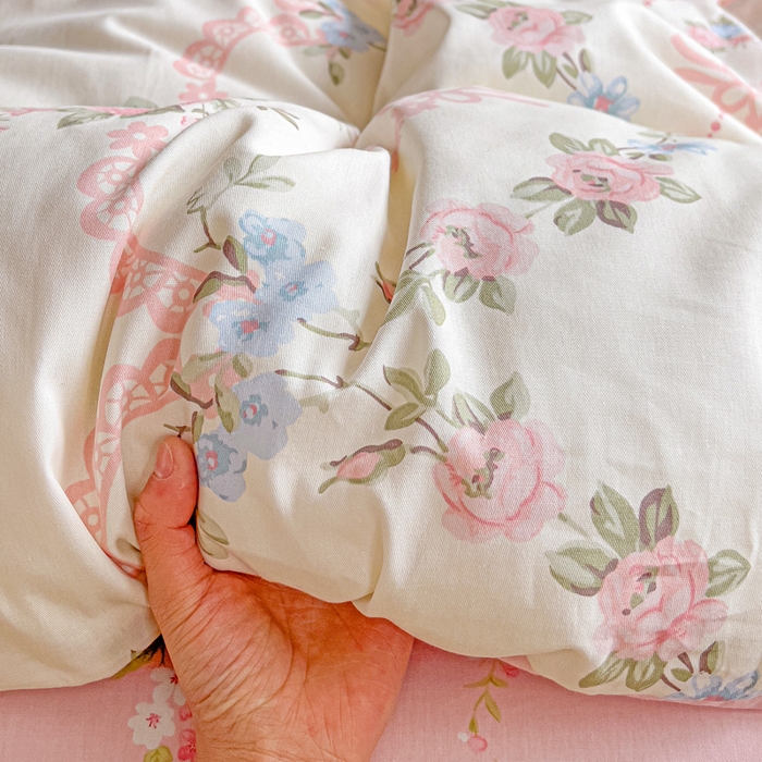 91家纺网 家纺一手货源 找家纺 暖芯优选 2025新款全棉纯棉一字绣四件套系列 半夏清风