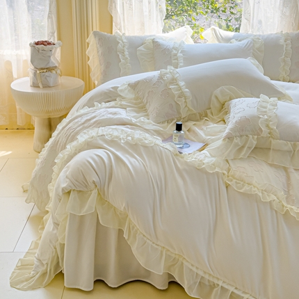 狂想家  2025新款立体蕾丝花边梦娜系列四件套 梦娜奶昔白