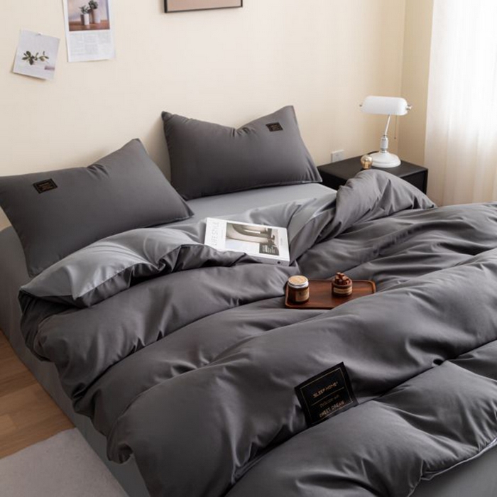 91家纺网 家纺一手货源 找家纺 恋之语 2025新款90克纯色双拼单被套 高级灰+浅灰