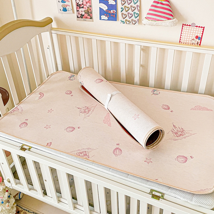 91家纺网 家纺一手货源 找家纺 富馨莱 2025新款幼儿园古藤席冰丝席双面可用儿童凉席双面凉感 梦幻城堡