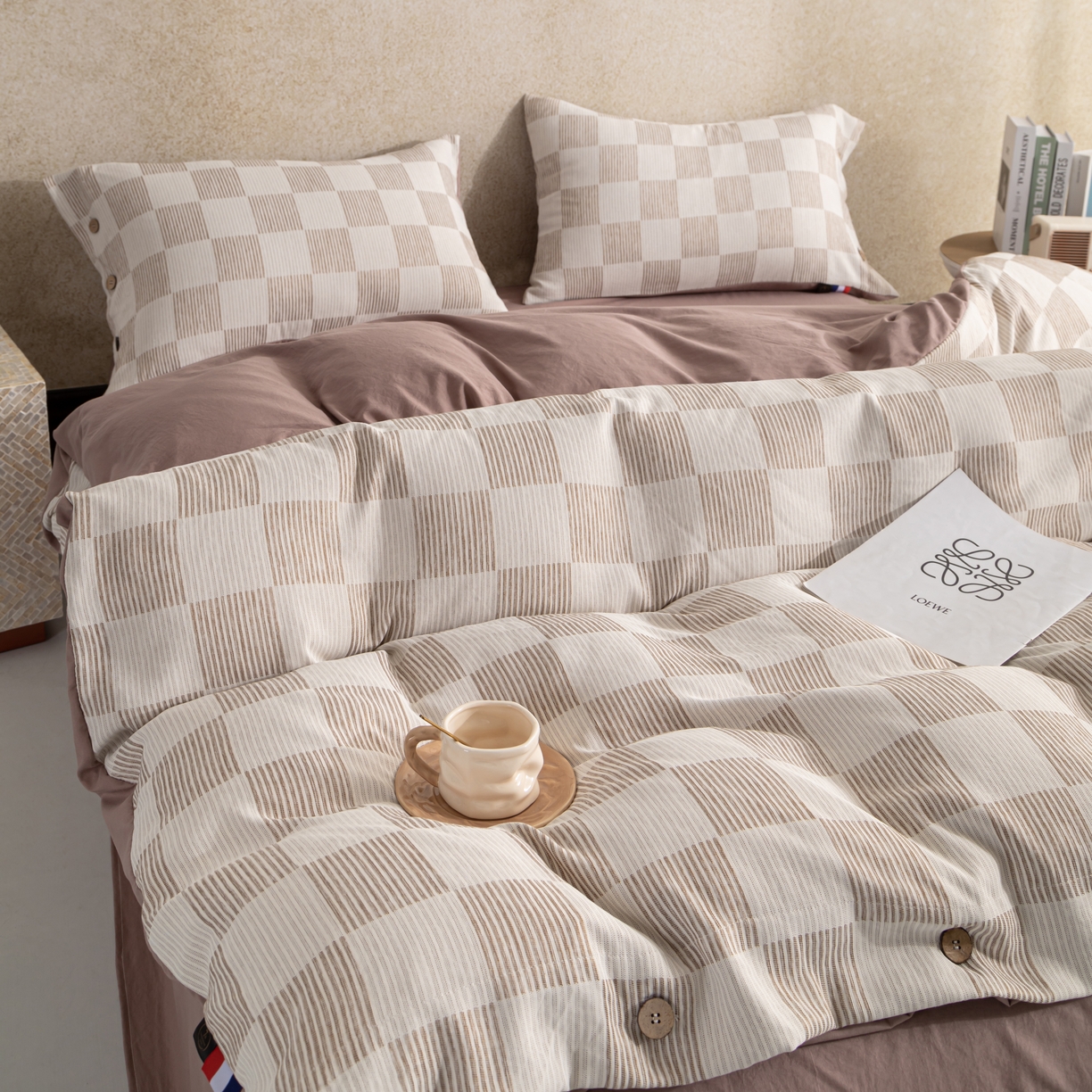 91家纺网 家纺一手货源 找家纺 恋之语 2025新款亲肤舒适提花纽扣款四件套 格律时尚-卡其