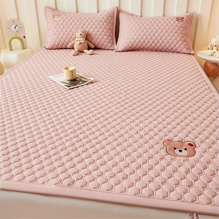 91家纺网 家纺一手货源 找家纺 布卢姆床垫 2025新款A类水洗棉刺绣抗菌床护垫 小熊仔-粉