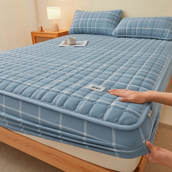 91家纺网 家纺一手货源 找家纺 喜居家纺2025新款A类水洗棉夹棉棉花床笠垫 棉-冰岛蓝