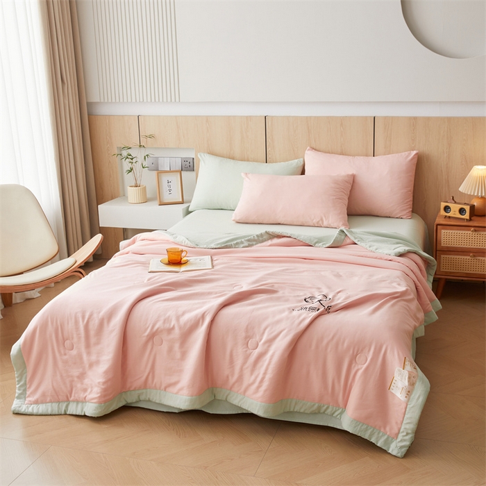 91家纺网 家纺一手货源 找家纺 爱屋及屋 2025新款纯色撞色100%棉花填充夏被夏凉被空调被夏季可机洗薄被子被芯 果绿+粉玉