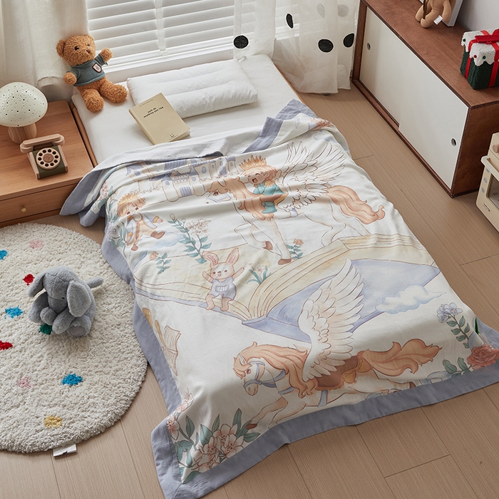 91家纺网 家纺一手货源 找家纺 （总）荷马之梦 2025新款天竹系列—A类原创手绘风大版天竹纤维四层纱儿童盖毯