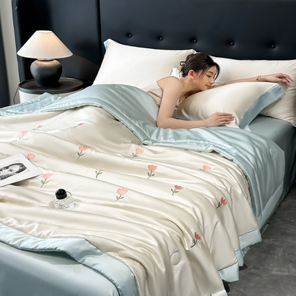 满羽家纺 2025新款凉感冰丝夏被夏凉被空调被四件套 郁金香-奶白兰