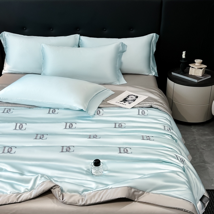 91家纺网 家纺一手货源 找家纺 满羽家纺 2025新款凉感冰丝夏被夏凉被空调被四件套 DC-兰灰