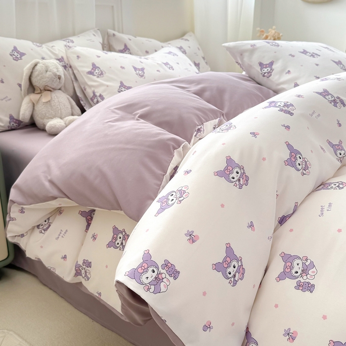 91家纺网 家纺一手货源 找家纺 丝芙妮家居2025新款水洗针织棉双层纱印花四件套 库洛米-白