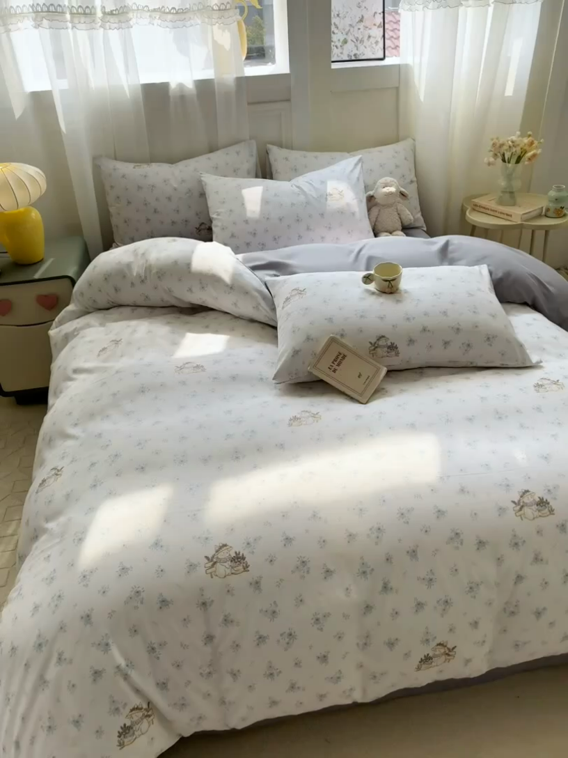 91家纺网 家纺一手货源 找家纺 丝芙妮家居2025新款水洗针织棉双层纱印花四件套 花枝语