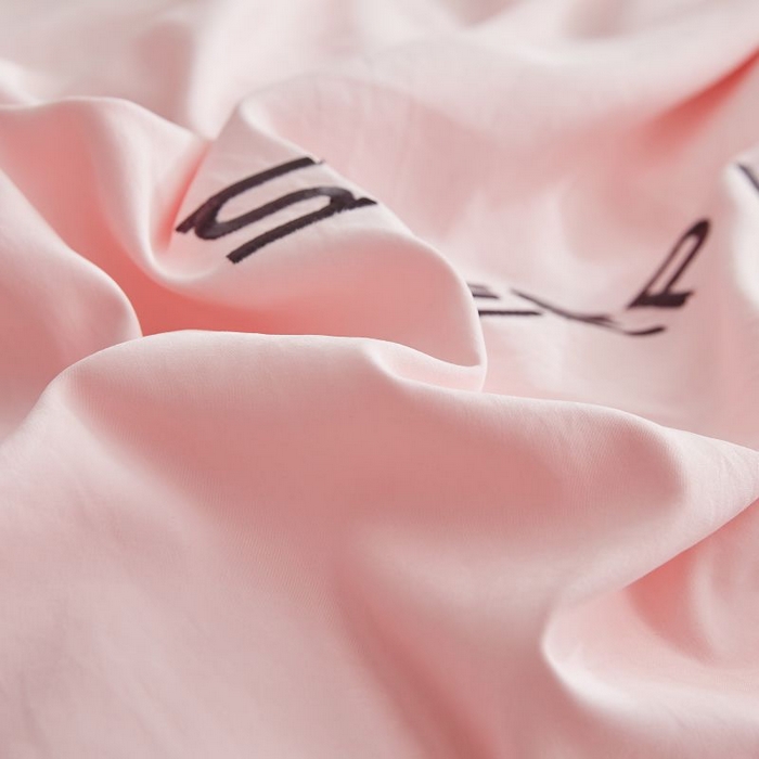 91家纺网 家纺一手货源 找家纺 恋之语 2025新款110克麻绳双拼刺绣四件套 樱花粉+米黄